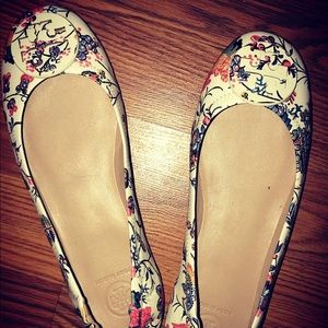 Tory Burch flats - barely worn